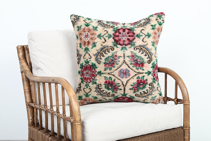 Pam Vintage Rug Pillow Cover